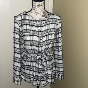 Anthropologie  black/white plaid button down top with belt and side slits size 6
